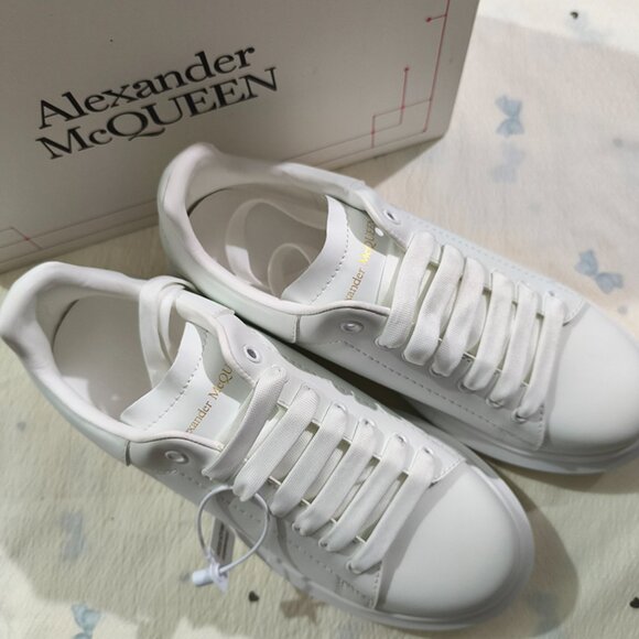 Alexander McQueen All-White Platform Low-Top Sneakers - Picture 7 of 7